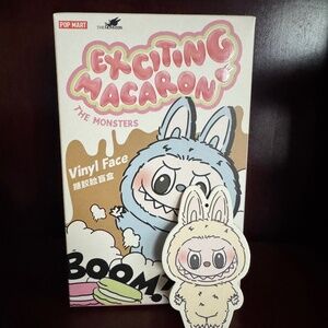 Labubu macaroon- soymilk